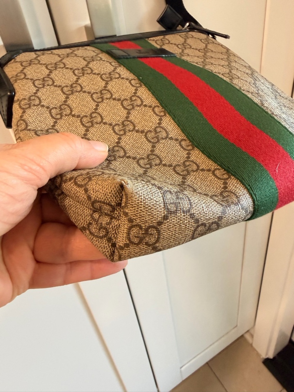 🔥🔥Gucci Supreme Web leather Crossbody Bag with Green and Red Stripe (GUC)🔥🔥 - Picture 10 of 16